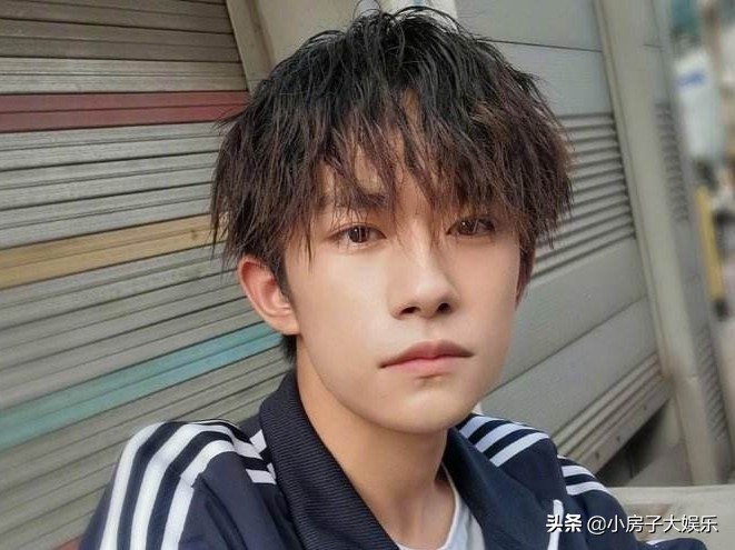 易烊千玺和楠楠差几岁,易烊千玺爸妈楠楠