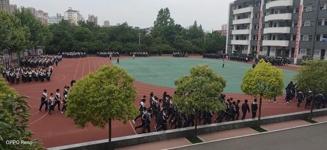 埋头实干促发展与时俱进求卓越许昌二中教育集团办人民满意的教育