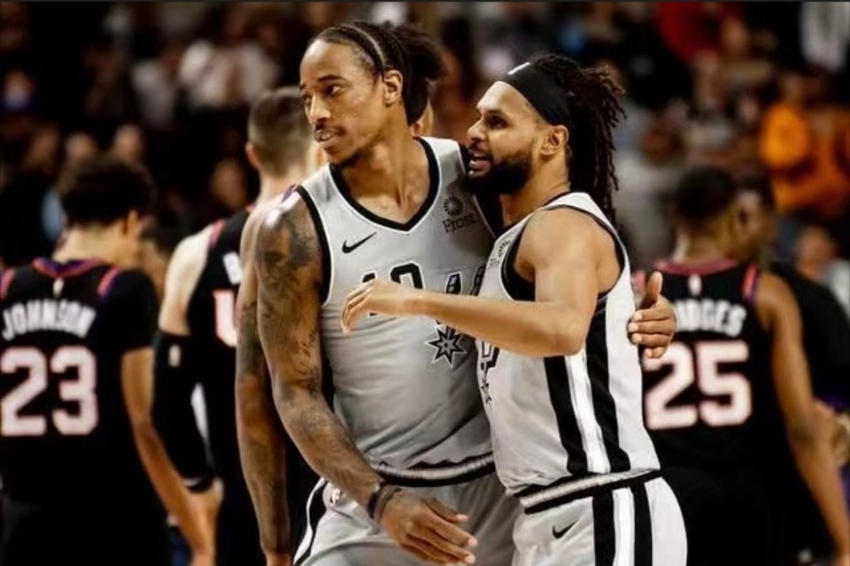 米尔斯绝杀,0.4秒绝杀9年前