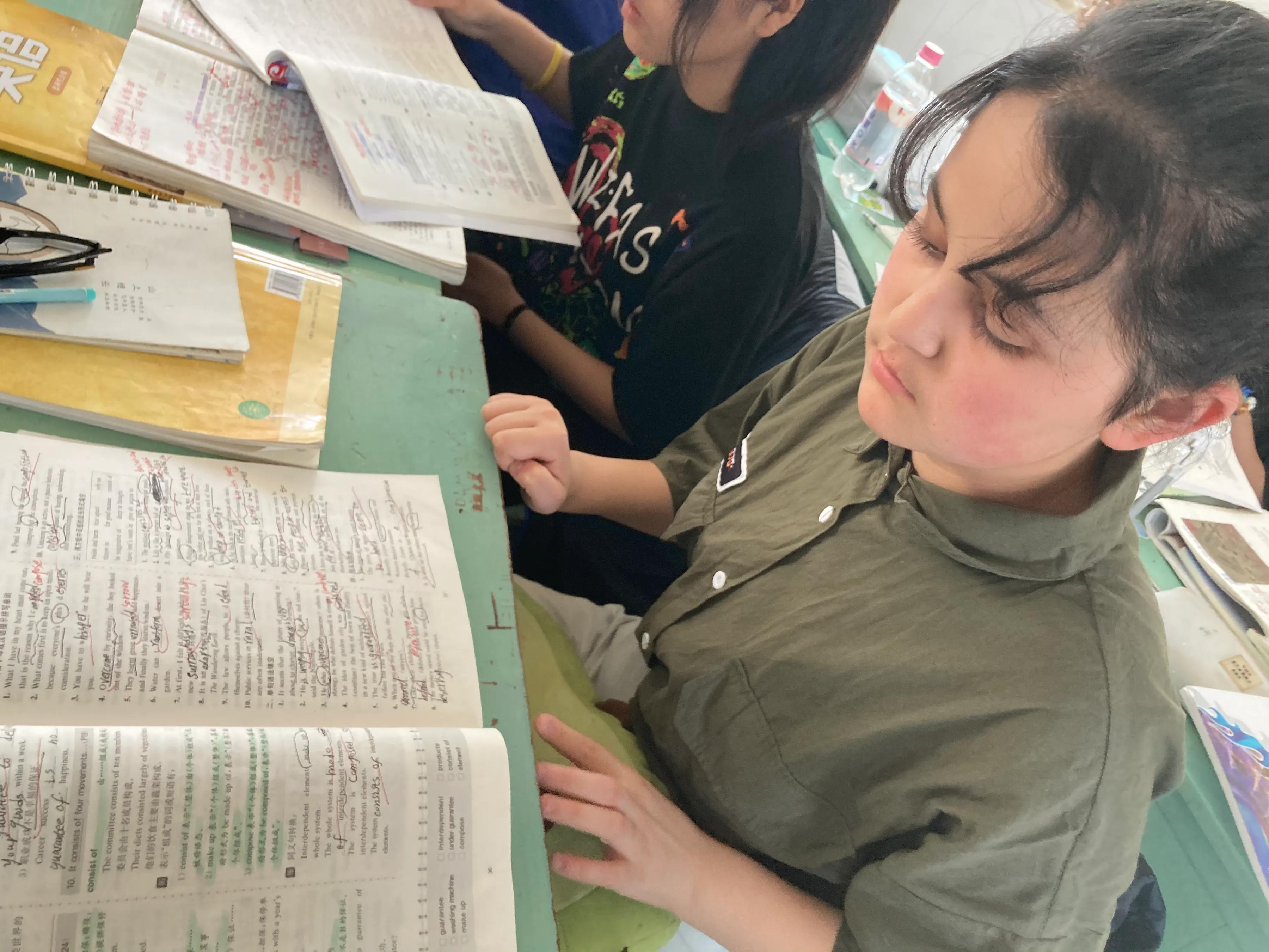 No.280（2021-05-25）争分夺秒疾驰看路有惊无险皮破肉露