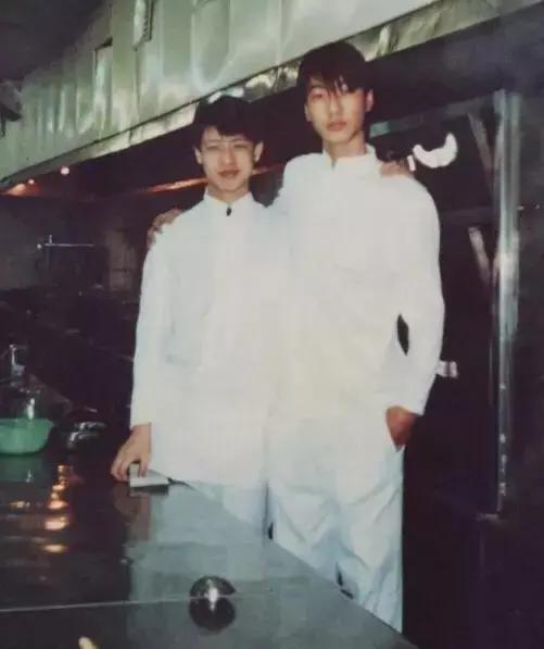 穷小子5万块钱成为世界首富,穷小子五分钱逆袭富豪的完整视频