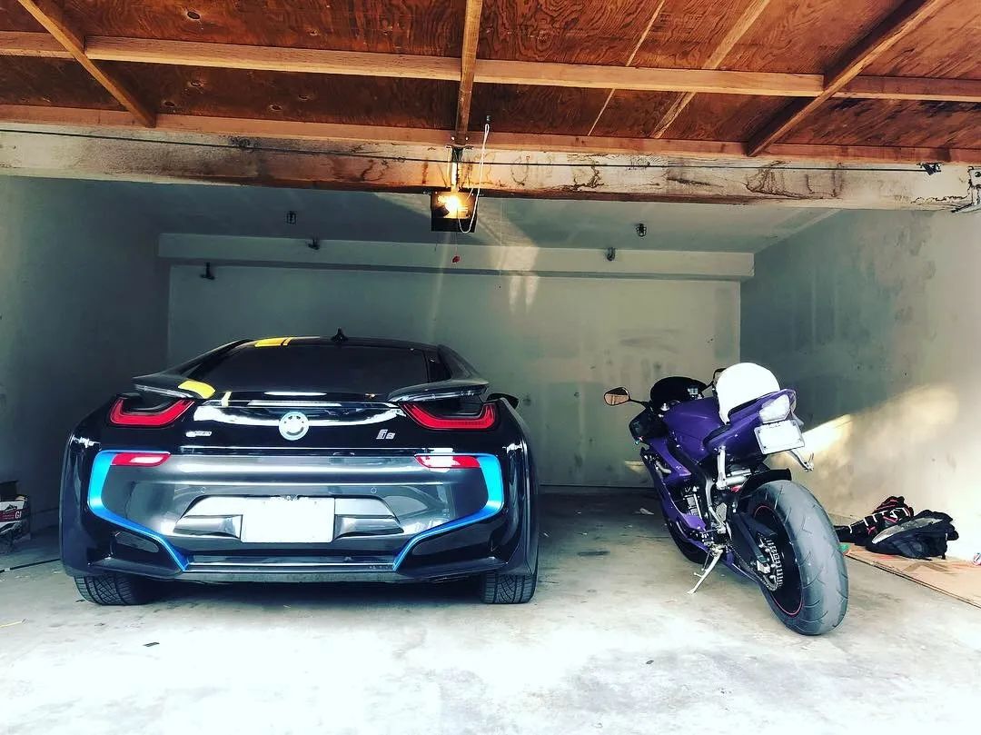 第一次驾驶宝马摩托车,第一次开宝马的样子