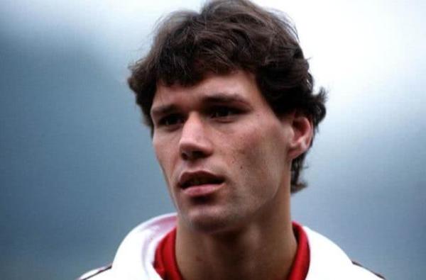 世界足坛十大顶级中锋排名,大罗评选的足坛历史最佳阵容