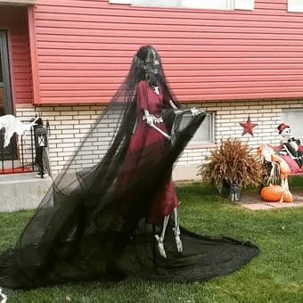 为过万圣节把房子改成鬼屋吓坏数千人，幸好我和这个老哥不是邻居