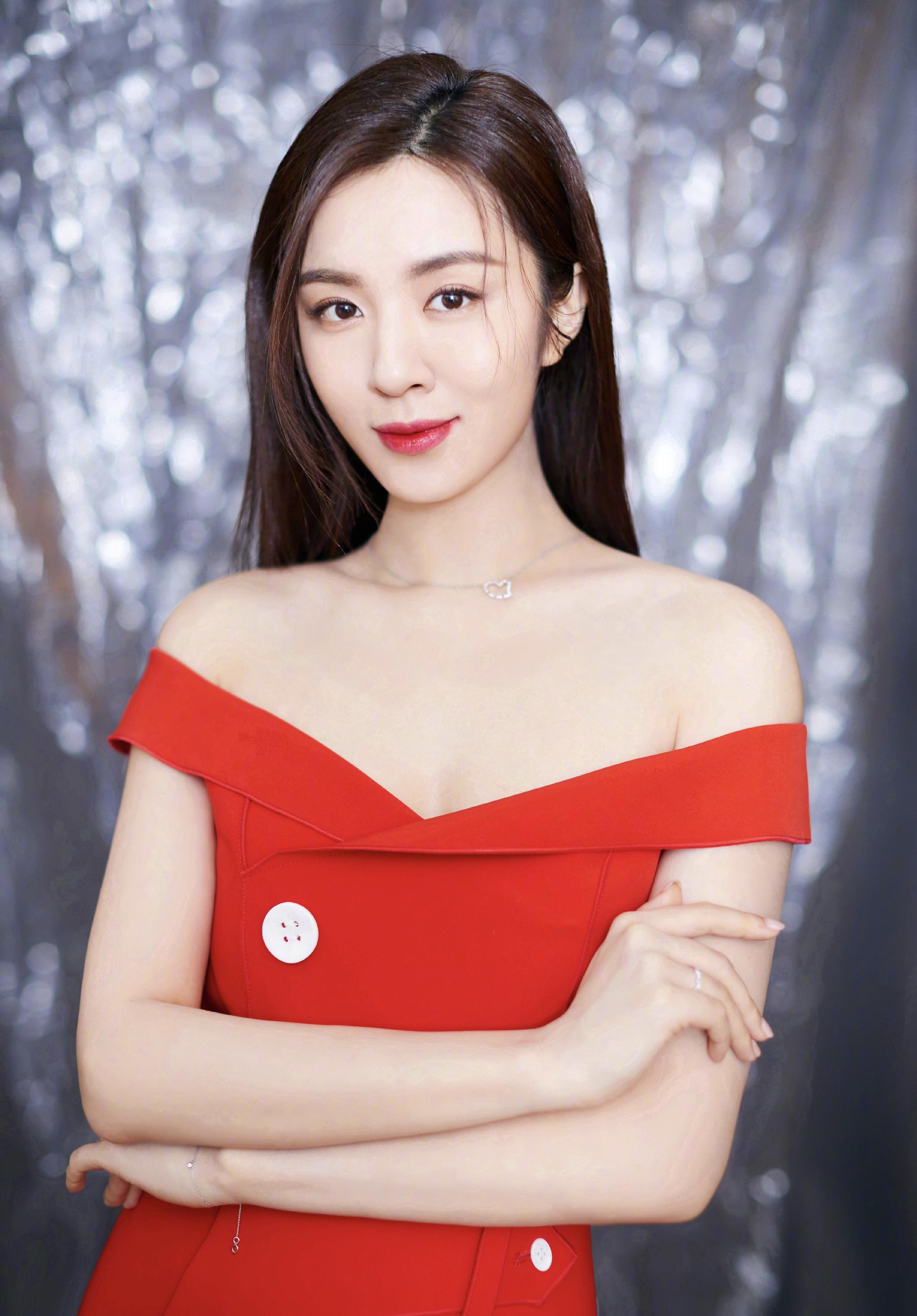 她两不是大学同学吗?为什么粉丝明目张胆撕起来了?