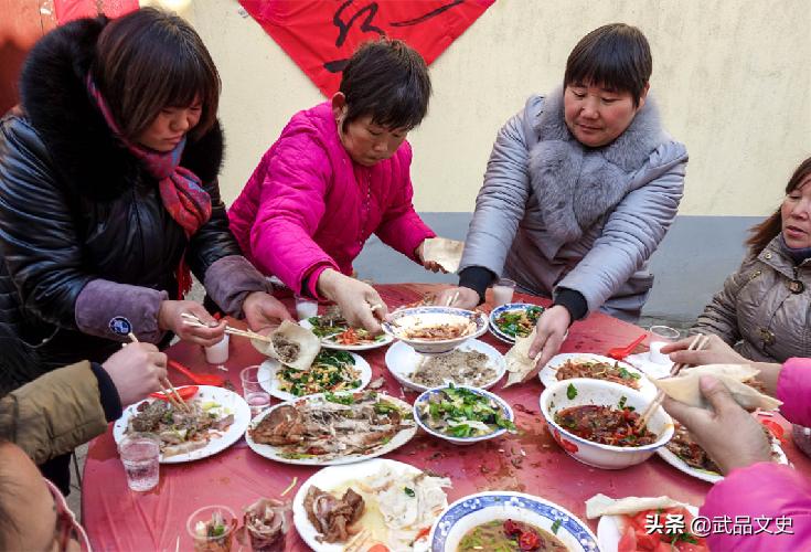 菜不成三筷不成五席不成六啥意思,菜不摆三筷不成五席不成六动画