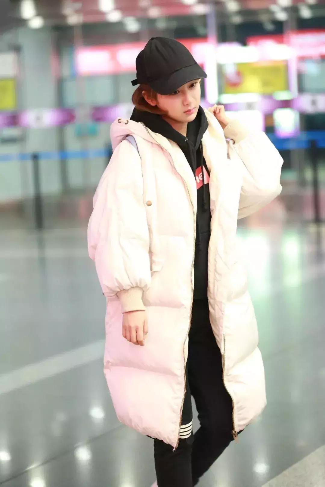 卫衣羽绒服最保暖时髦的冬季搭配,羽绒服卫衣简直时髦