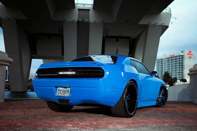 肌肉男配道奇挑战者,肌肉男硬派越野