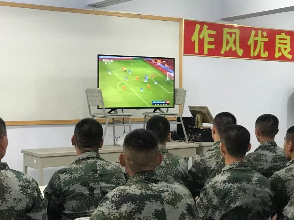 韦世豪发型史,韦世豪现在发型