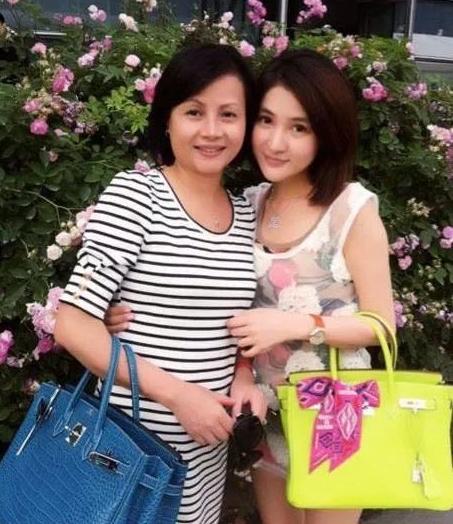 炫富郭美美,炫富鼻祖郭美美