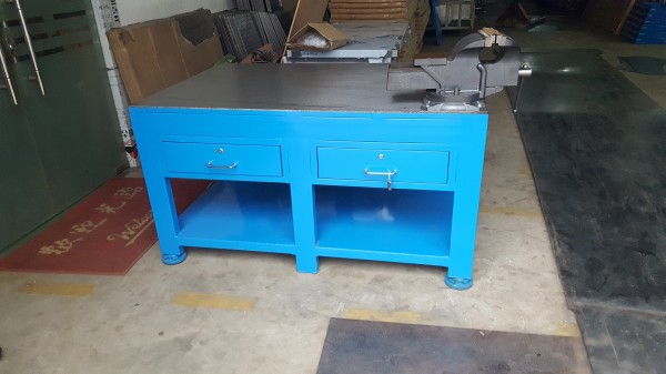 深圳模具钳工工作台,深圳福永塑胶模具钳工