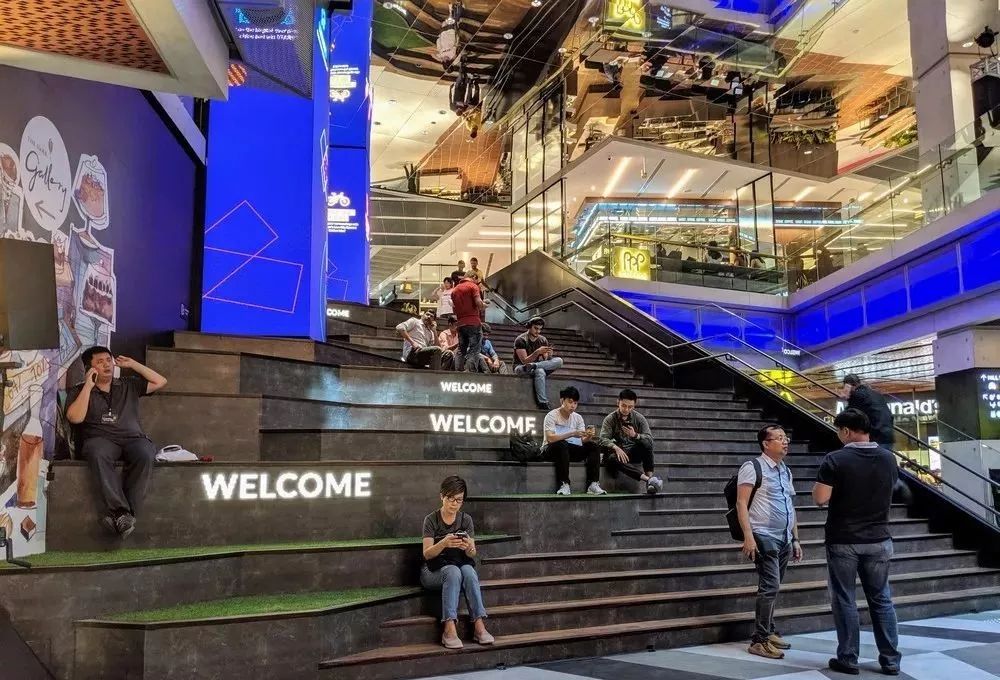 新加坡最奢华购物中心,新加坡黑科技商场
