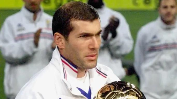 对过去25年的所有金球奖得主进行排名，2012年的梅西夺魁