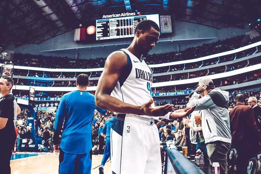 小库里对飙老司机接班人！没想到今天的MVP却是德鲁大叔