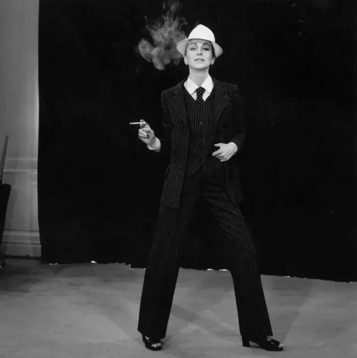 21岁离婚，后成为YSL的灵感缪斯，这个法国女人美了近半个世纪