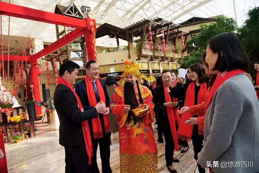 成都环球洲际酒店过年礼物,狮王新春送福来