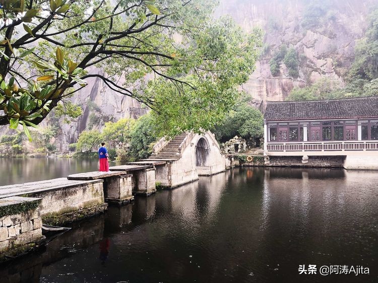 勿谓湖小,天在其中:绍兴东湖