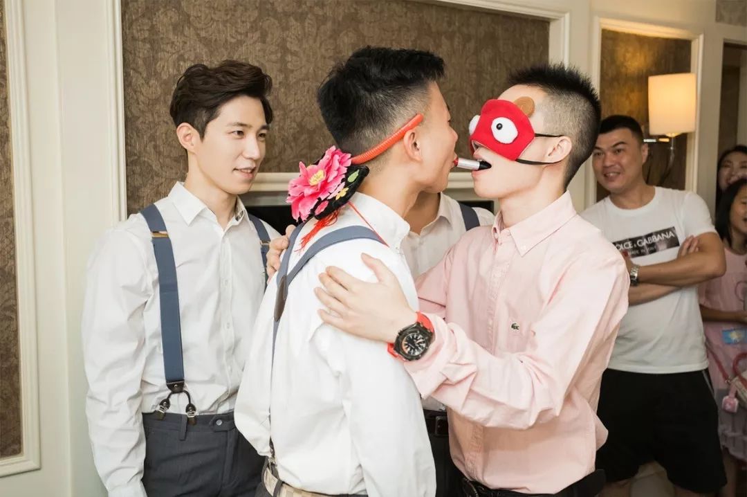 适合一对伴郎伴娘的接亲游戏,两个伴郎接亲小游戏创意环节