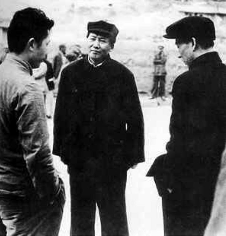 1948年毛主席遭精准轰炸，九死一生，一封电报让内鬼浮出水面