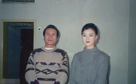 还记得唱《辣妹子》的*祖英宋**吗,她如今过得怎么样?