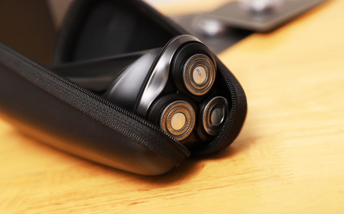 飞科剃须刀电动fs903测评,飞科fs903剃须刀拆解视频