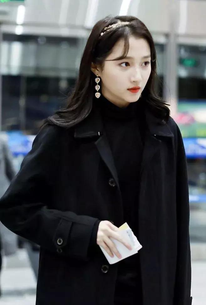 周冬雨的大胆穿搭,周冬雨正确穿搭