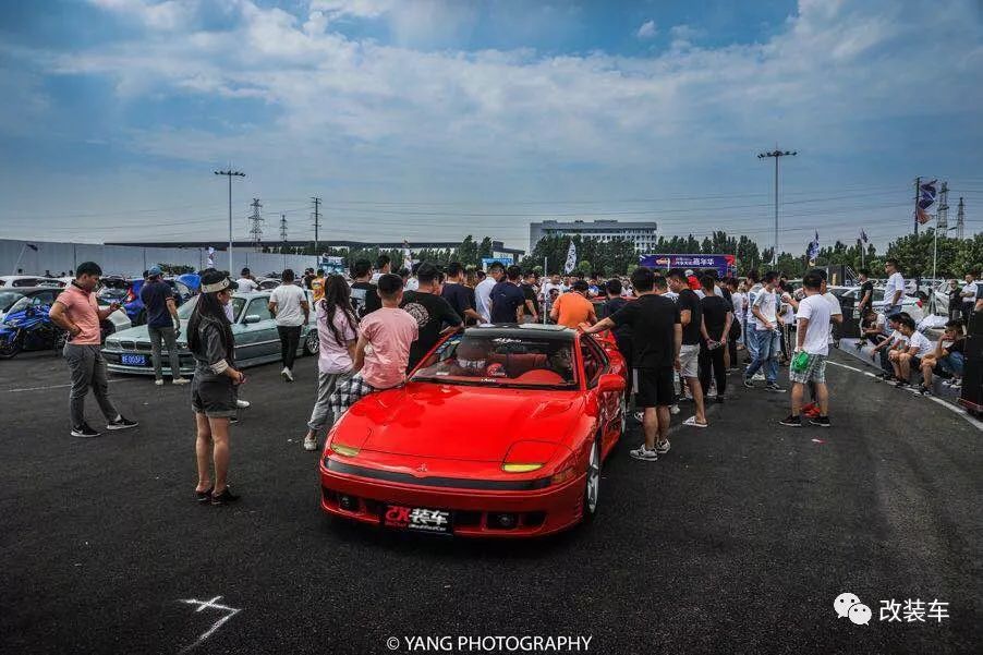 开了十二年的跑车还能开多久,17年车龄的跑车还可以开多久