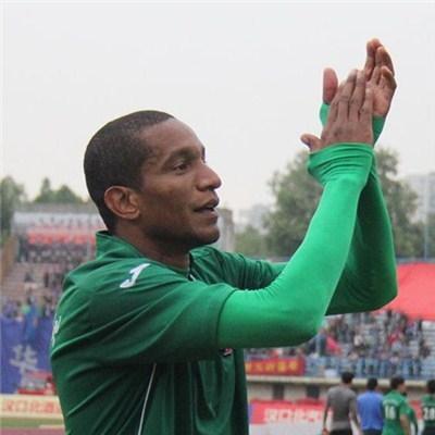 中国球员回忆巴西队,足球记忆中国球王