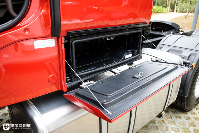 30万左右的卡车,30万国六牵引车