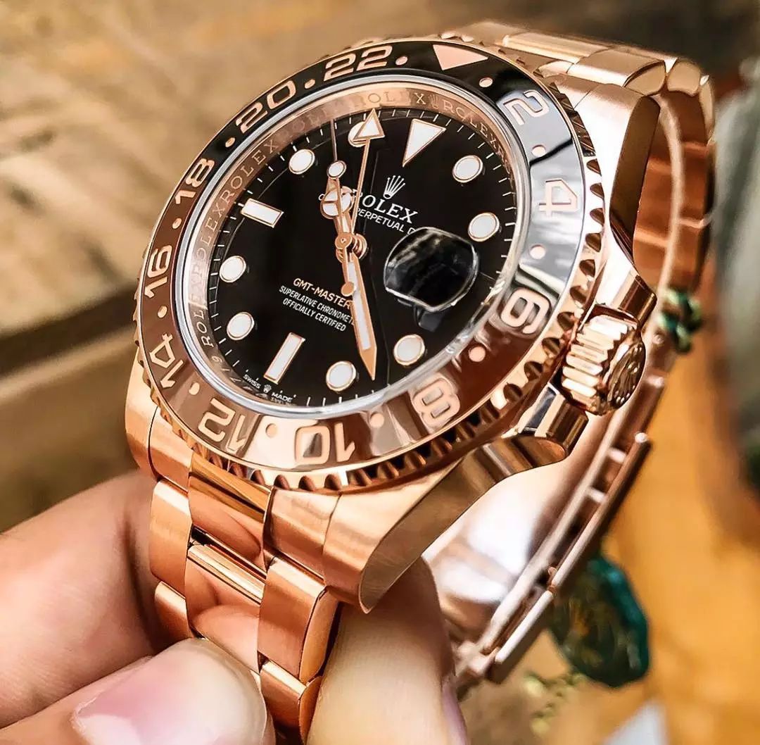 20岁戴黄金会土吗,20岁戴个黄金戒指会被人笑话吗