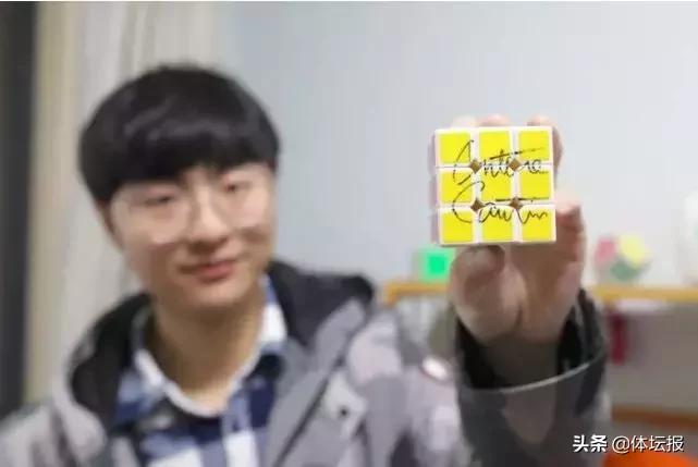 用魔方拼出“高考加油”，这位德清小伙还想办场世界比赛