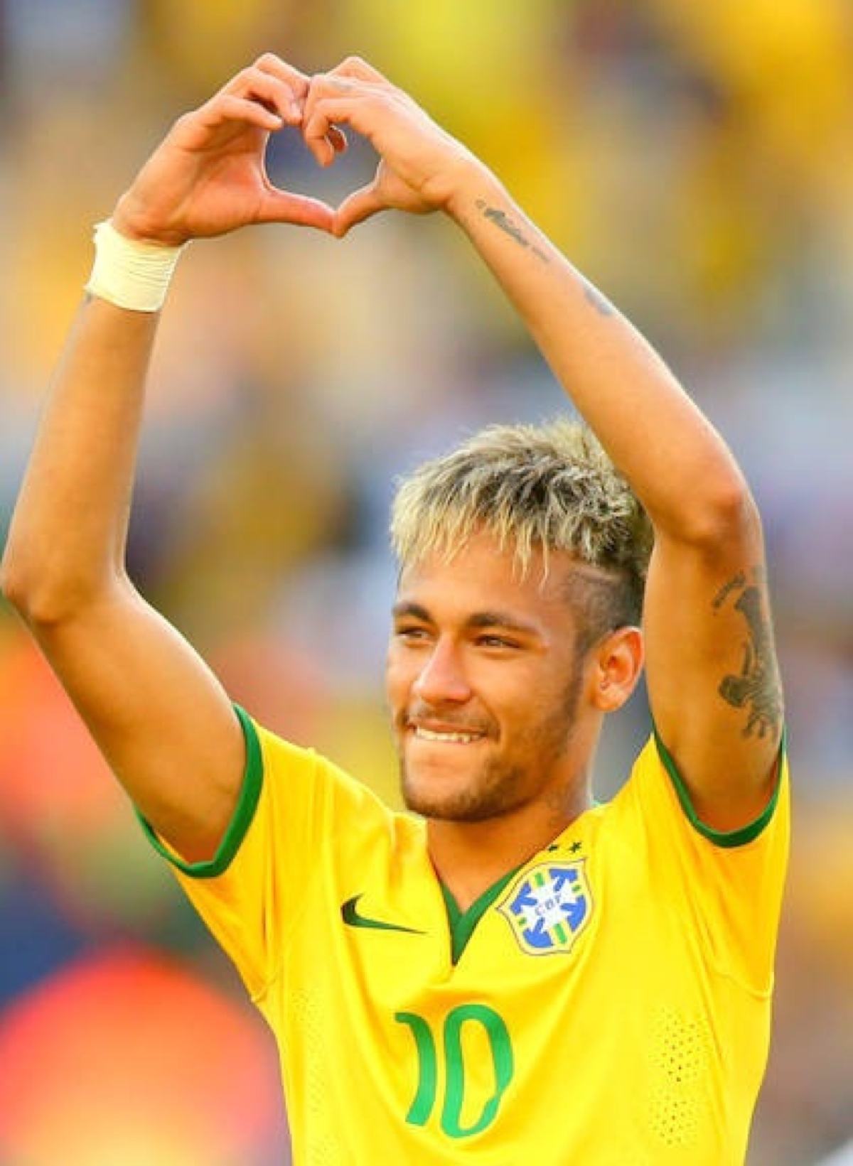 巴西十大足球巨星名单排名,巴西足球巨星内马尔