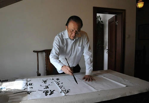 德艺双馨的老艺术家杨洪基,著名歌唱家杨洪基个人简介