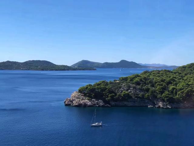 巴尔干半岛和阿尔巴尼亚,伯罗奔尼撒半岛和巴尔干半岛