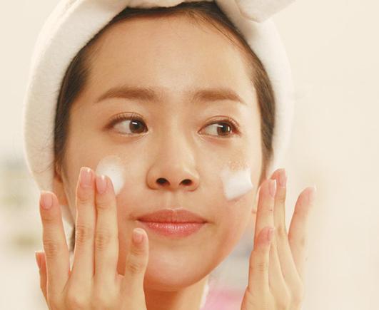 敷面膜补水最快的方法,脸部皮肤缺水干燥痒可以敷面膜吗