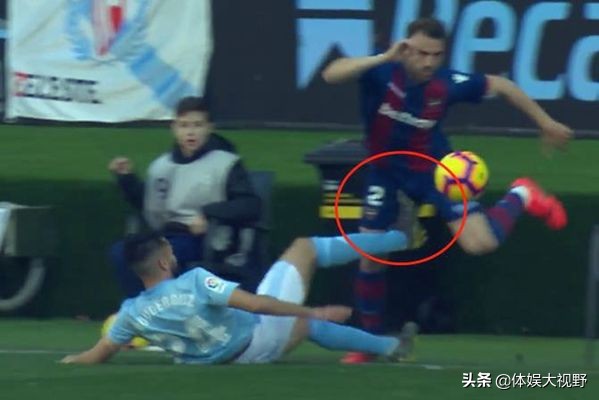 西甲红牌罚下集锦,西甲年轻球员断腿