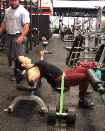 马甲线,前凸后翘,7岁接触健身,大学毕业后获得多次比基尼冠军