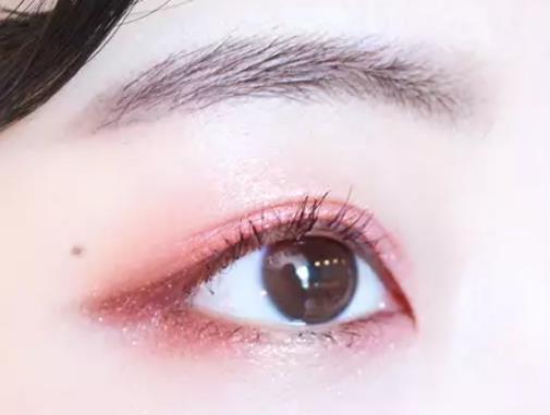 韩系妆容眼妆粉色,韩系桃花妆眼妆教程