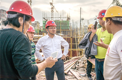 “拼命三郎”的扶贫战役——记全国优秀项目经理、湖南建工集团优秀*产党共**员、一公司董事长肖杰才