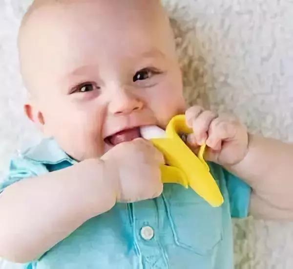 宝宝长牙期妈妈应该做什么,宝宝长牙时需要宝妈补什么