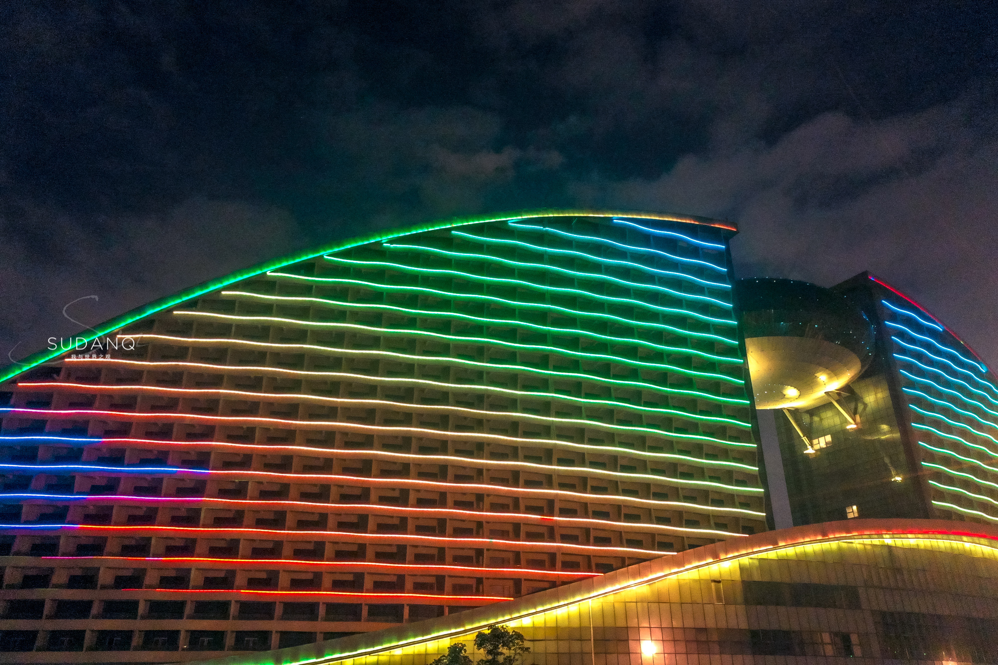 航拍全国第三的博览中心，面积相当于17个足球场，武汉人的骄傲