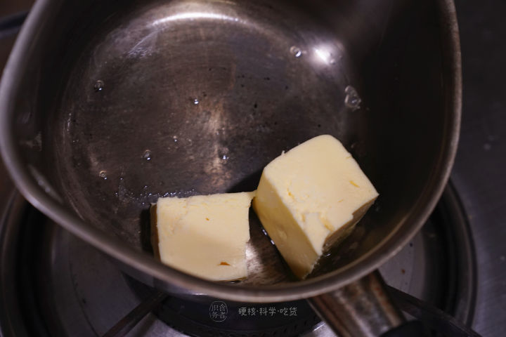 煎牛排时黄油炸到身上怎么办,煎牛排香料总是一煎就糊