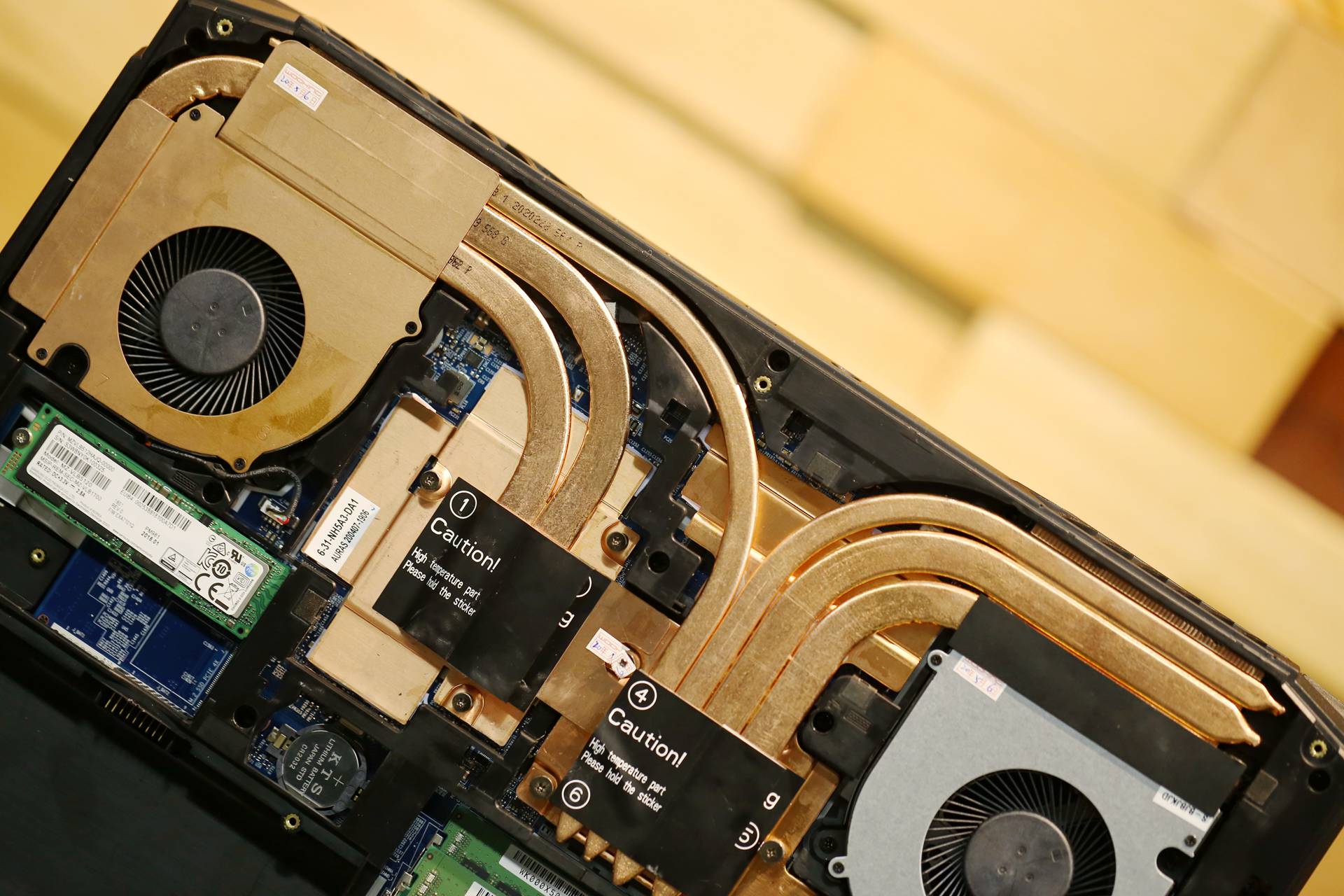 性能爆表！把台式机CPU装进笔记本，X5空妖R93900拆机评测