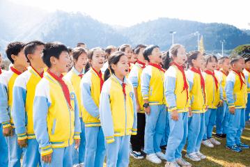 恰同学少年勇敢追梦,恰同学少年请全力奔跑