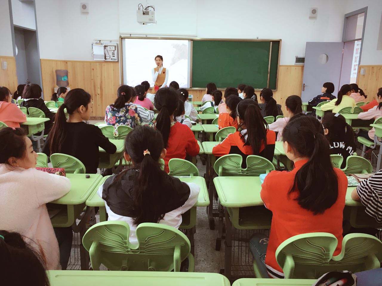 有一种感情是我们心照不宣,一个人心照不宣的秘密