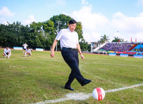 2020年儋州市中小学生校园足球冬季联赛开赛