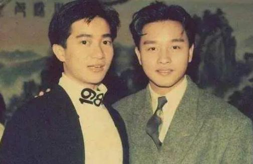 31岁黄家驹跌落舞台身亡，前女友灵前大哭，胞弟：少猫哭耗子