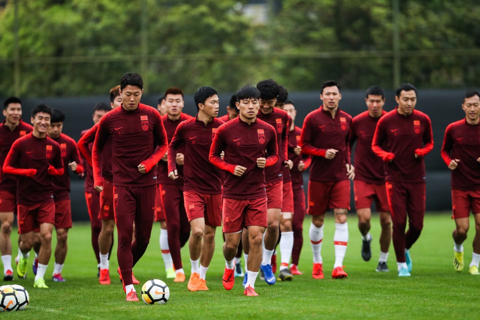 亚洲杯国足3-0伊拉克,国足被菲律宾逼平小组头名不保