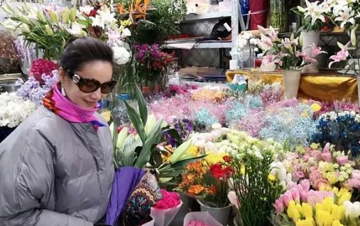 央视徐俐现状,王冰冰重返央视幕后