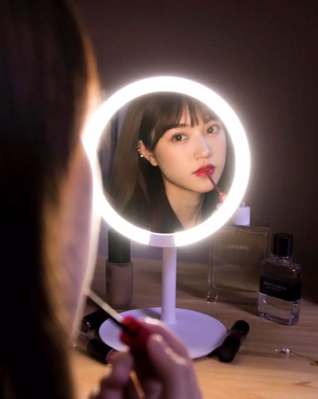 素颜比化妆好看怎么回事,素颜比化妆好看的女生